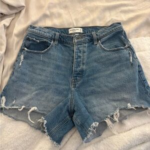 Abercrombie Curve Love High Rise Dad Short
